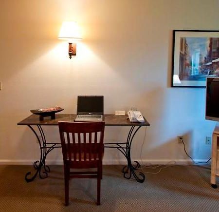 The Inn At Tallgrass Wichita Ngoại thất bức ảnh