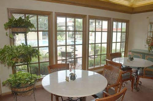 The Inn At Tallgrass Wichita Ngoại thất bức ảnh